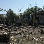 "Тільки відбудувалися і знову влучання": мешканці Бучі про руйнування, заподіяні російськими дронами