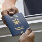 З'явився документ постанови про перетин кордону 18-22 річними: хто зможе виїжджати (оновлено)
