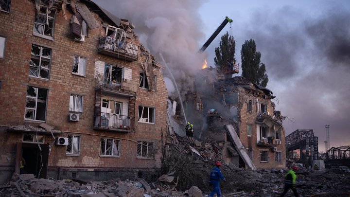 У Києві усунули наслідки нічного російського обстрілу — ДСНС