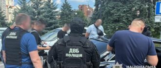 Обіцяв "продовжити" інвалідність за $15 тисяч для виїзду за кордон: підозрюють киянина