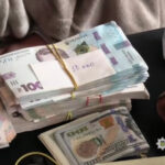 У Києві директорка фірми пропонувала чоловікам "послуги" з бронювання за $8 тисяч