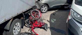 В Киеве в ДТП погиб водитель трехколесного велосипеда