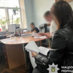 Нотариус через подругу вела бизнес в Украине из-за границы: ее ждет суд