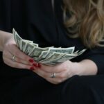 Курс валют в Україні 10 серпня 2025 року: скільки коштує долар та євро