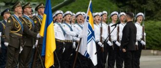 "Україна не подарує свою землю окупанту" — Зеленський на урочистостях з нагоди Дня державного прапора