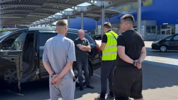 Затримали на гарячому: житель Київщини за гроші обіцяв вплинути на ВЛК — прокуратура