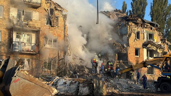 Нічна атака РФ на Київ: є загиблі і поранені, пожежі у кількох районах