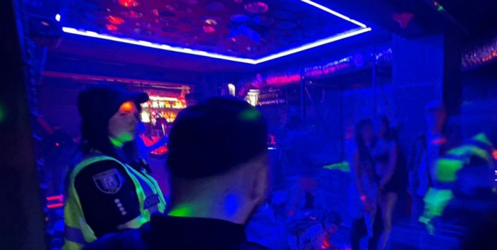 Полиция в клубе Dark Room в Киеве