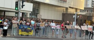 "Важливо не забувати": у Києві на щонедільну акцію зібралися родичі полонених та зниклих безвісти бійців