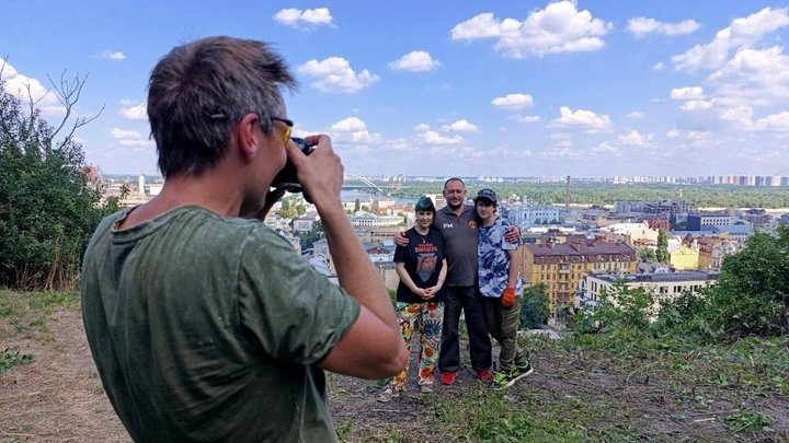 На столичному Подолі Замкову гору розчистили від чагарників, тепер там можна знову милуватися краєвидами Києва