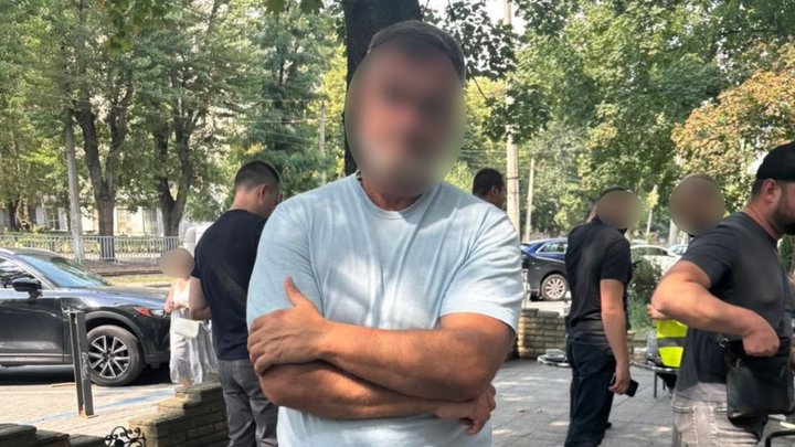 Керівна посада в Офісі генпрокурора за €25 тисяч: затримали жителя Дніпра