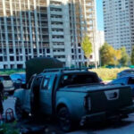 У Києві вибухнуло пофарбоване під військове авто, коли до нього наближався власник