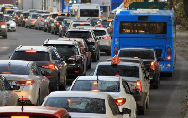 В Киеве введут реверсивное движение на мосту через Десенку