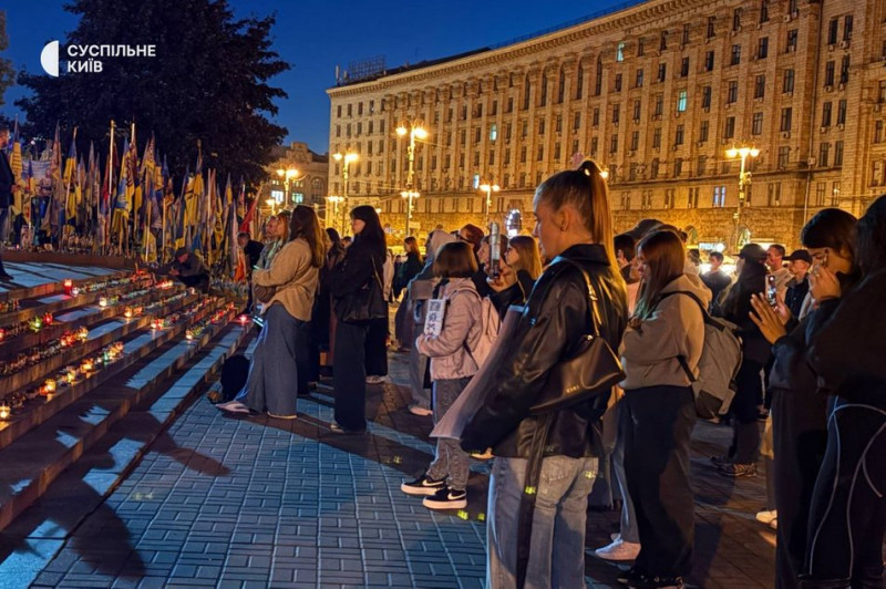 Вогні пам'яті запалили на Майдані Незалежності у Києві