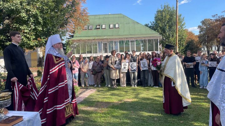 У Києві вшанували пам'ять загиблих медійників біля могили Гонгадзе