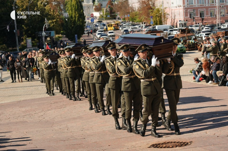 "Був шаленою людиною": у Києві попрощалися з загиблим на війні тренером Invictus Games Тарасом Шпуком