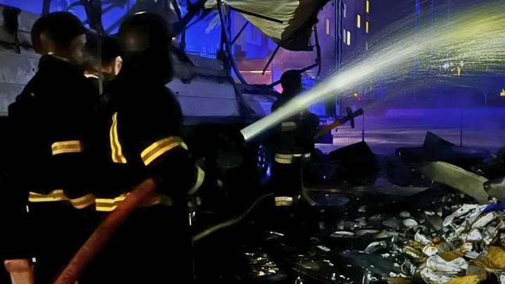 Атака на Київщину: Росія повторно атакувала об'єкт під час гасіння пожежі