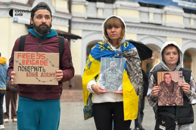 У Києві відбулася традиційна акція-нагадування "Не мовчи! Полон вбиває"