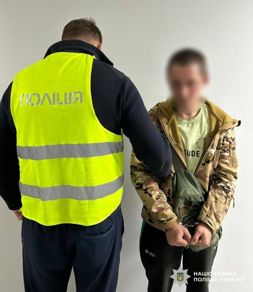 В Киеве мужчина ограбил раненого военнослужащего на инвалидной коляске