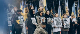 У Києві вперше перекрили Хрещатик для хвилини мовчання: як це було