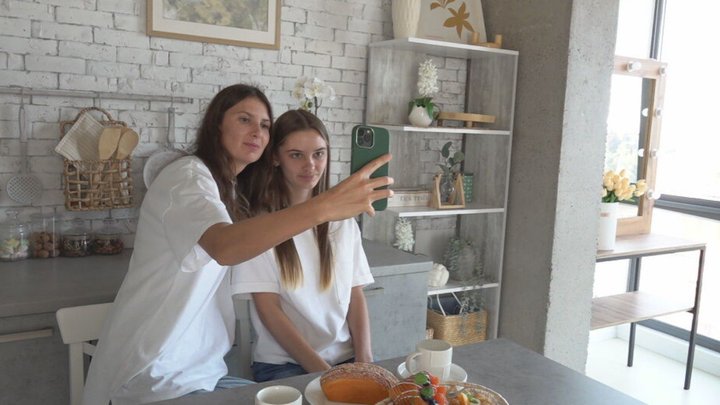 "Вирішила не чекати принца, а піти в материнство": Марина Радянська з Ірпеня про досвід соло-усиновлення