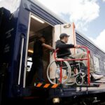 Укрзализныця представит первый безбарьерный вагон для групп пассажиров на колесном кресле