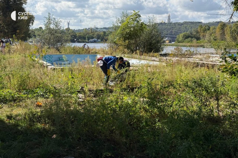 "Довкілля не має кордонів": Київ долучився до Всесвітнього дня прибирання