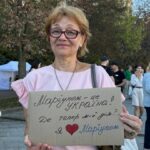 Маріупольці у центрі Києва створили інсталяцію із ключами від своїх домівок