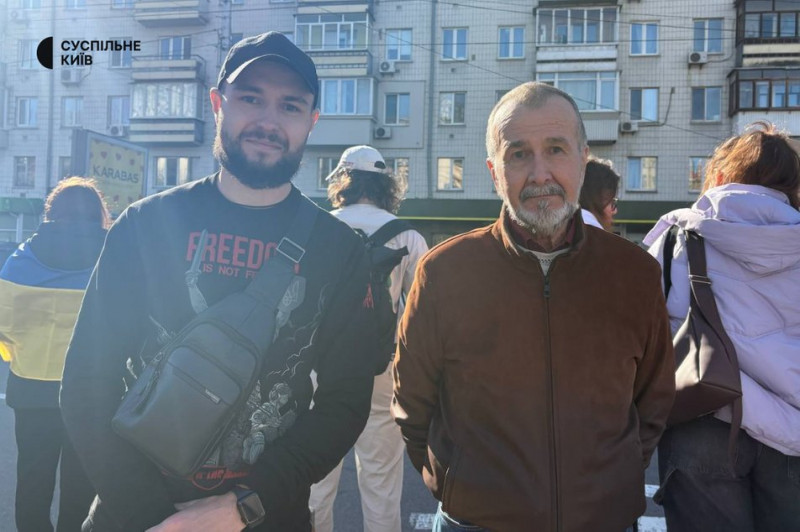"Якщо їхнім голосом будуть мільйони, почує весь світ": щонедільна акція "Не мовчи, полон вбиває!" відбулася у Києві