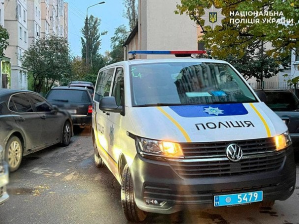 
 Вибух автомобіля у Києві: поліція повідомила нові деталі та оприлюднила фото
 