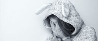 Погрожував розправою над рідними: чоловік примушував 13-річну дівчинку до участі у створенні порнографії Погрожував розправою над рідними: чоловік примушував 13-річну дівчинку до участі у створенні порнографії