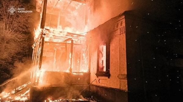 
 Атака дронів на Київщину: в Бучі поранено чоловіка та сталася масштабна пожежа (фото наслідків)
 
