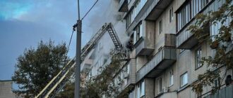 У Деснянському районі Києва зайнялась багатоповерхівка: постраждали троє людей