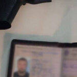 У Подільському районі Києва чоловік влаштував стрілянину біля будинку, є постраждалі (фото)