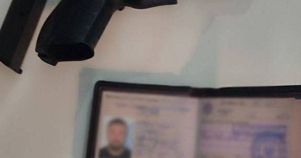 У Подільському районі Києва чоловік влаштував стрілянину біля будинку, є постраждалі (фото)
  
 У Подільському районі Києва чоловік влаштував стрілянину біля будинку, є постраждалі (фото)