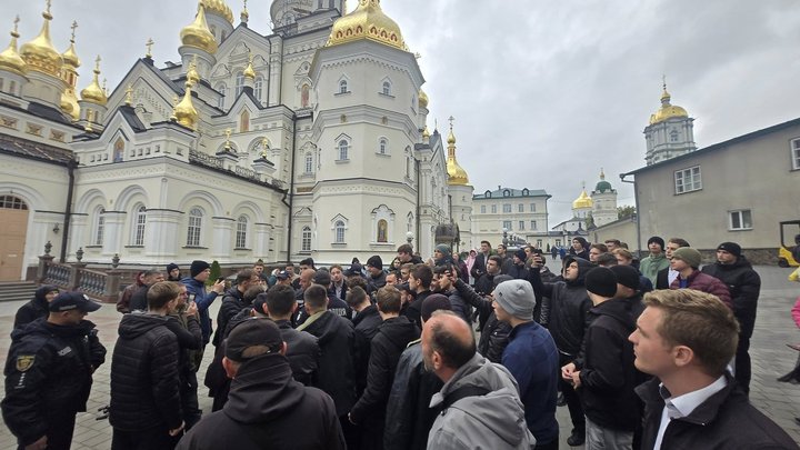 Провокації й напад на чоловіка біля синагоги у Києві: правоохоронці затримали підлітків