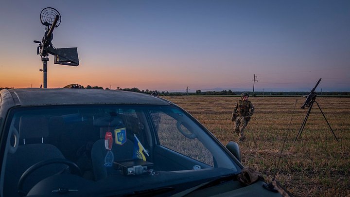 "Сильне задимлення було, все повилітало. Страшно дуже": під час нічної дронової атаки РФ на Київ загинули люди