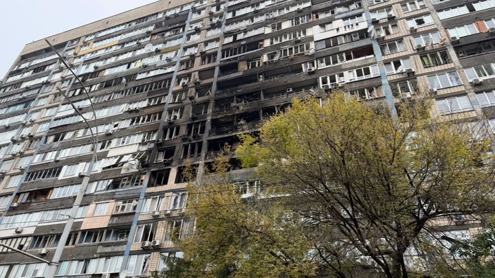 "Горіли три поверхи, усе у вогні": мешканці Печерську про нічний удар по Києву