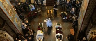 "Були голосом правди". В Києві прощаються із загиблими журналісткою та оператором телеканалу FreeДом "Були голосом правди". В Києві прощаються із загиблими журналісткою та оператором телеканалу FreeДом