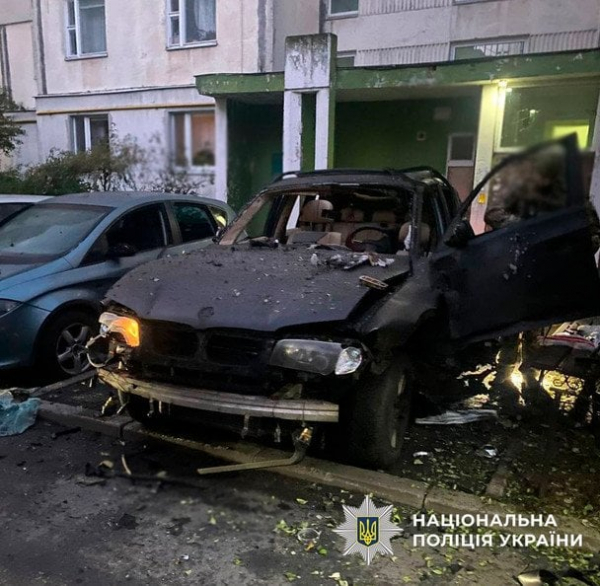 
 Вибух автомобіля у Києві: поліція повідомила нові деталі та оприлюднила фото
 