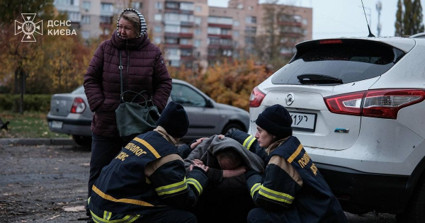 РФ вдарила по Києву: скільки жертв, в якому стані постраждалі
  
 РФ вдарила по Києву: скільки жертв, в якому стані постраждалі