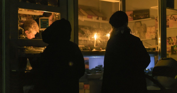 Нові графіки відключення світла в Києві 27 жовтня
  
 Нові графіки відключення світла в Києві 27 жовтня