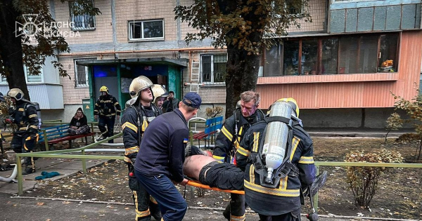 
 У Деснянському районі Києва сталася пожежа у багатоповерхівці, є постраждалі (фото, відео)
 