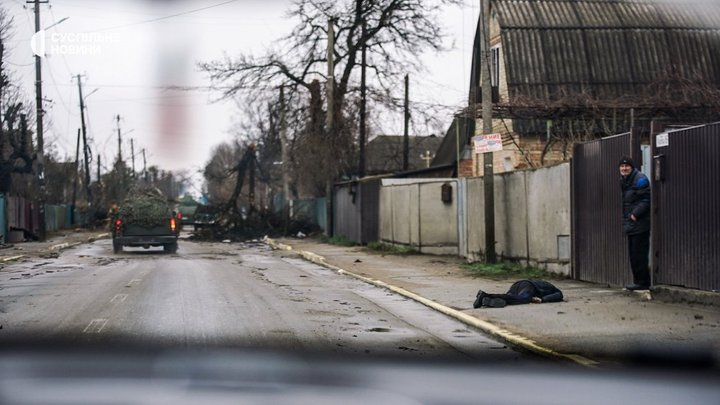 Правоохоронці встановлюють особу чоловіка, який загинув під час окупації Бучі: шукають можливих свідків