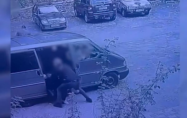 Поліцейські побили чоловіка біля ТЦК у Києві 