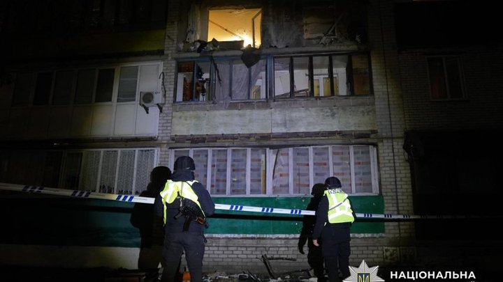 В одному з районів Києва стався вибух в квартирі: є загиблий та поранений