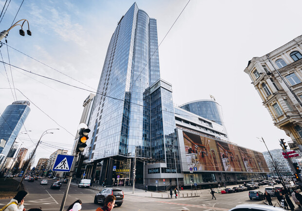 У Києві тимчасово закрили ТРЦ Gulliver: у чому причина та що відомо -