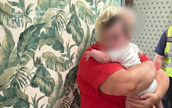 Скандал з сурогатним материнством: у Києві викрили спробу продажу немовля