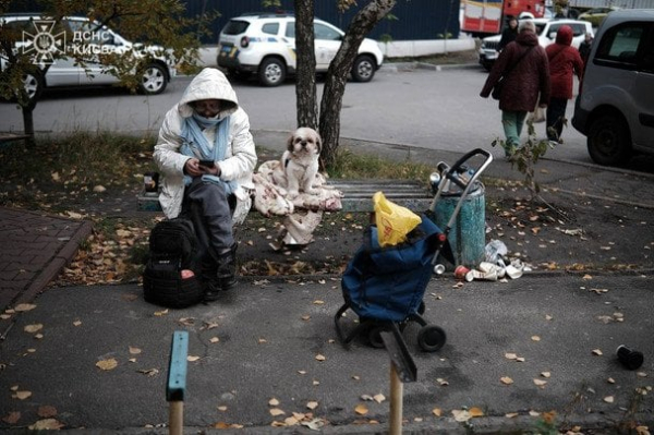 У Києві завершили ліквідацію наслідків російського удару (фото)
  
 У Києві завершили ліквідацію наслідків російського удару (фото)