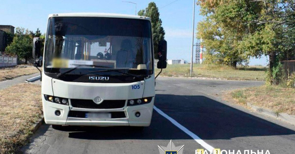 
 У Києві чоловік через конфлікт із водієм кинув бойову гранату в бік маршрутки: з’явилися фото
 